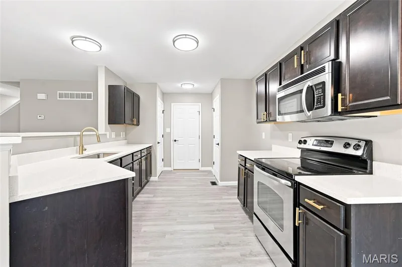 330 Willott Square Drive, St Peters, MO 63376 — listing photo 13 of 30