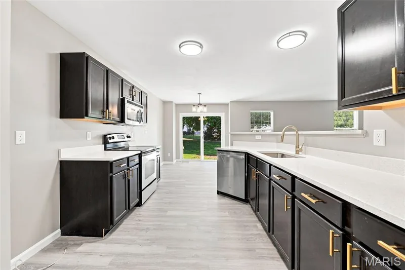 330 Willott Square Drive, St Peters, MO 63376 — listing photo 14 of 30