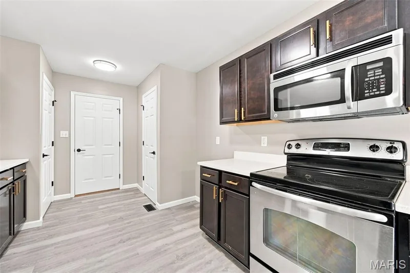 330 Willott Square Drive, St Peters, MO 63376 — listing photo 16 of 30