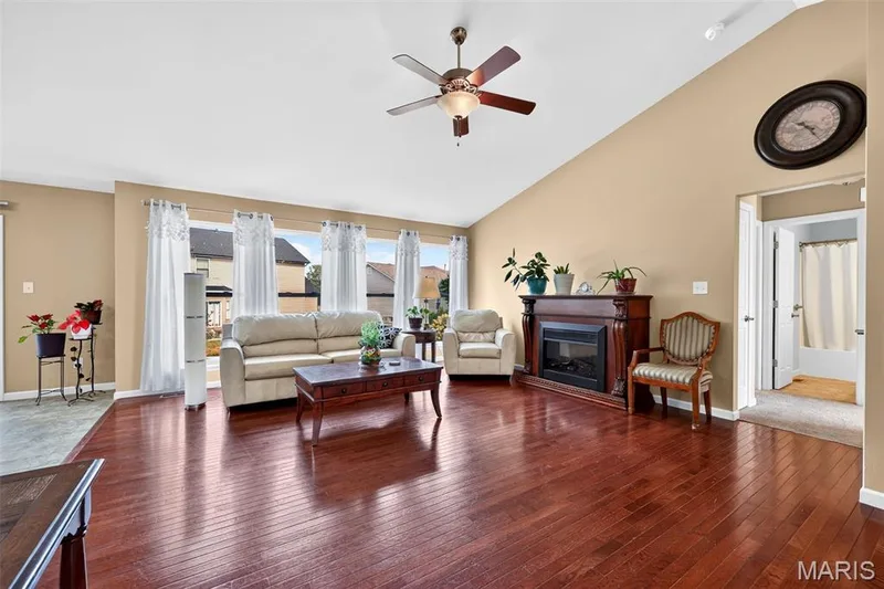 1093 Renfrew Lane, O'Fallon, MO 63366 — listing photo 6 of 38