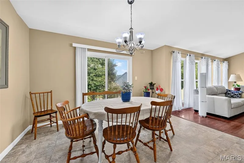 1093 Renfrew Lane, O'Fallon, MO 63366 — listing photo 11 of 38