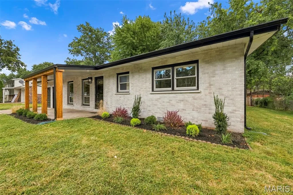 Fresh landscaping — 210 S Duchesne Drive, St Charles, MO 63301