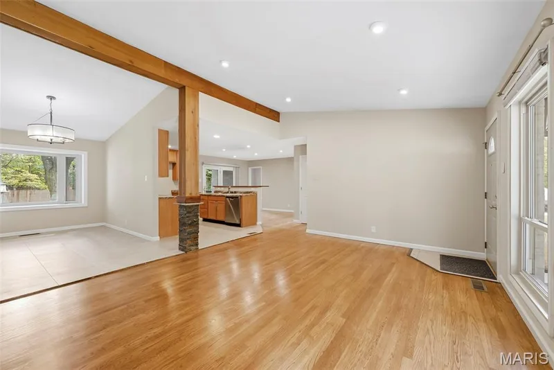Hardwood floors — 210 S Duchesne Drive, St Charles, MO 63301