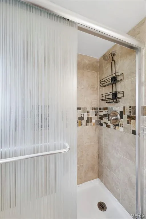 210 S Duchesne Drive, St Charles, MO 63301 — listing photo 26 of 46