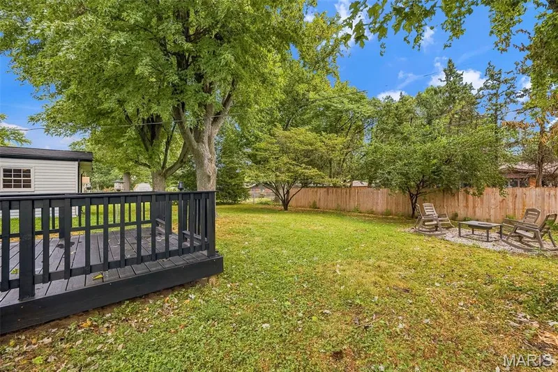 210 S Duchesne Drive, St Charles, MO 63301 — listing photo 42 of 46