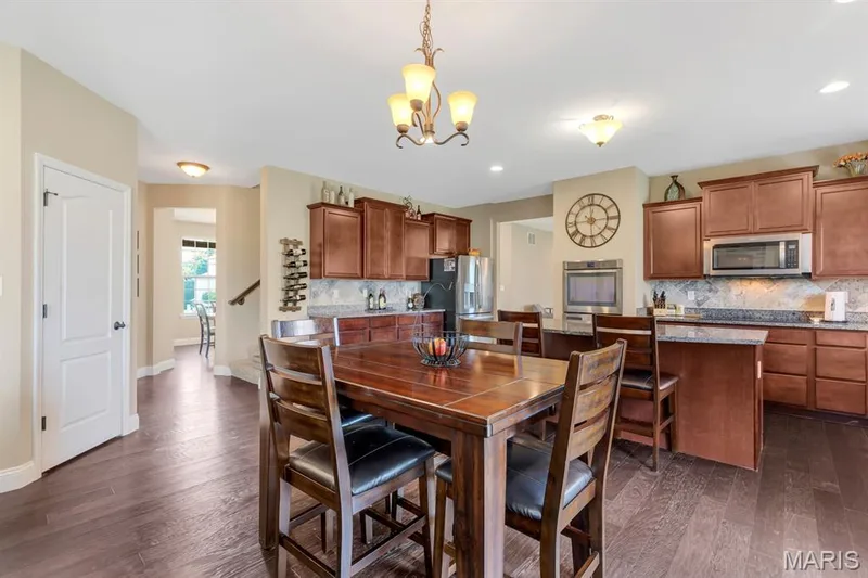Kitchen - Breakfast Room Combo — 221 Oakhurst Circle, O'Fallon, MO 63367
