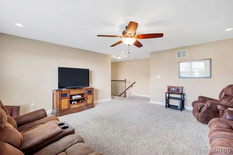 Carpet, Overhead & Recessed Lighting — 221 Oakhurst Circle, O'Fallon, MO 63367