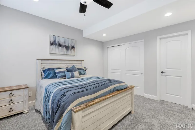 Great Overhead Lighting — 221 Oakhurst Circle, O'Fallon, MO 63367