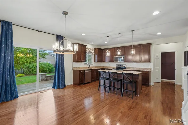 152 Carlton Point Drive, Wentzville, MO 63385 — listing photo 14 of 40