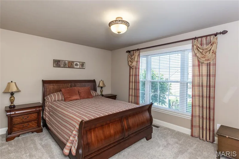 910 Daffodil Ridge Drive, O'Fallon, MO 63366 — listing photo 3 of 40