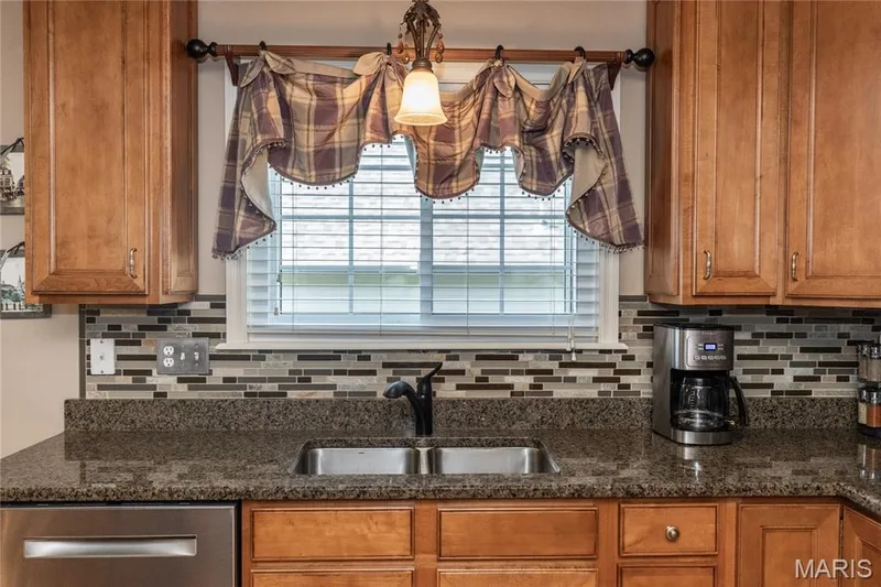 910 Daffodil Ridge Drive, O'Fallon, MO 63366 — listing photo 10 of 40