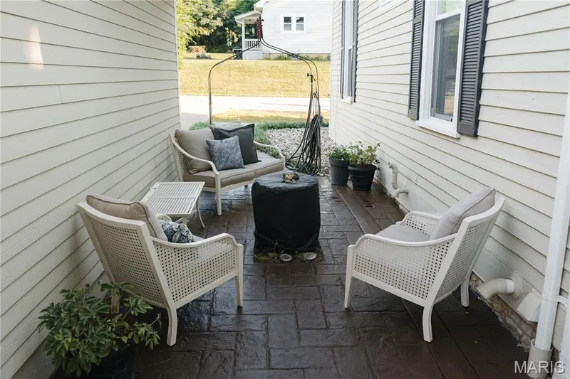 5548 Chestnut Street, Augusta, MO 63332 — listing photo 7 of 33