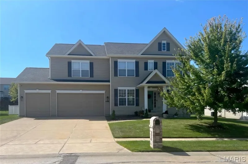 704 Chancellorsville Drive, Wentzville, MO — listing photo 1