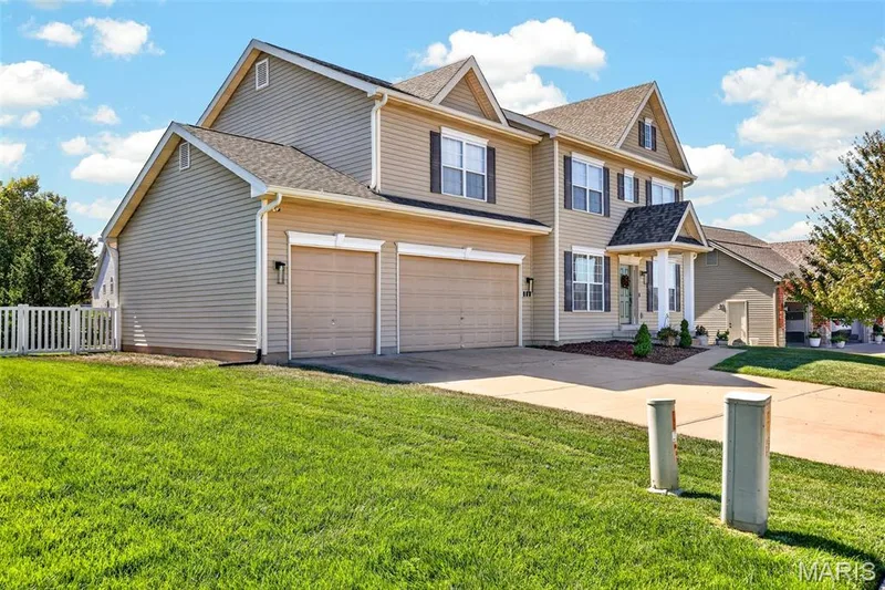 704 Chancellorsville Drive, Wentzville, MO 63385 — listing photo 3 of 58