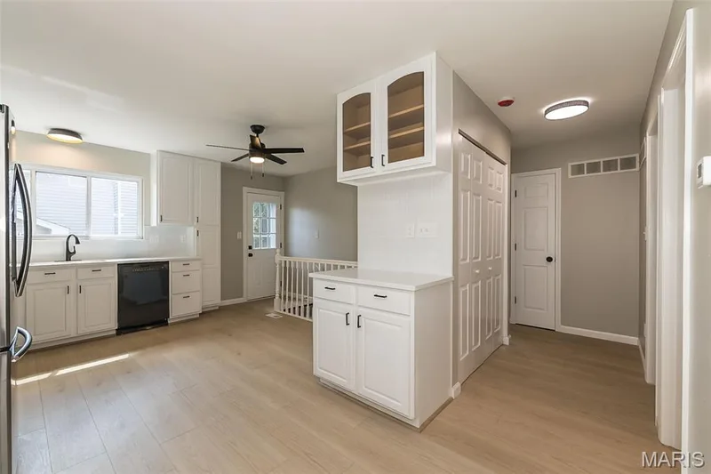 2421 Muegge Road, St Charles, MO 63303 — listing photo 3 of 25