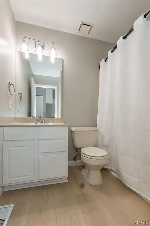 2421 Muegge Road, St Charles, MO 63303 — listing photo 6 of 25