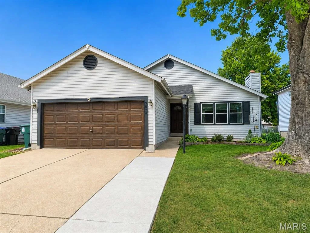5070 Danielle Drive, St Charles, MO 63304 — listing photo 1 of 22