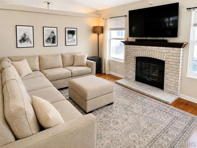 5070 Danielle Drive, St Charles, MO 63304 — listing photo 2 of 22