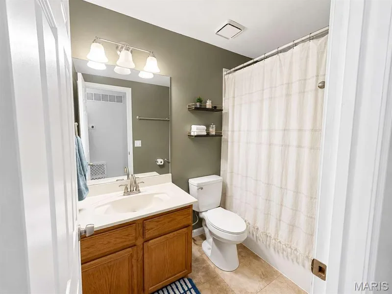 5070 Danielle Drive, St Charles, MO 63304 — listing photo 11 of 22