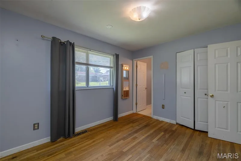 2117 Bolton Street, St Charles, MO 63301 — listing photo 10 of 19