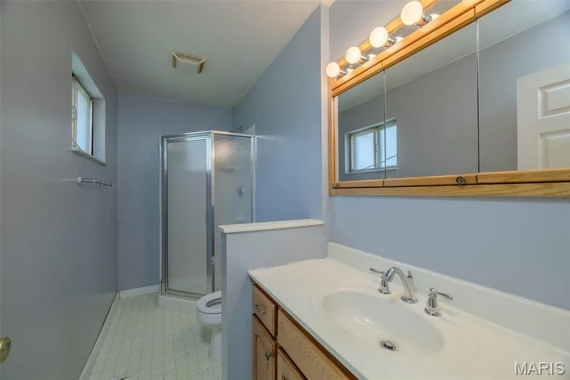 2117 Bolton Street, St Charles, MO 63301 — listing photo 12 of 19