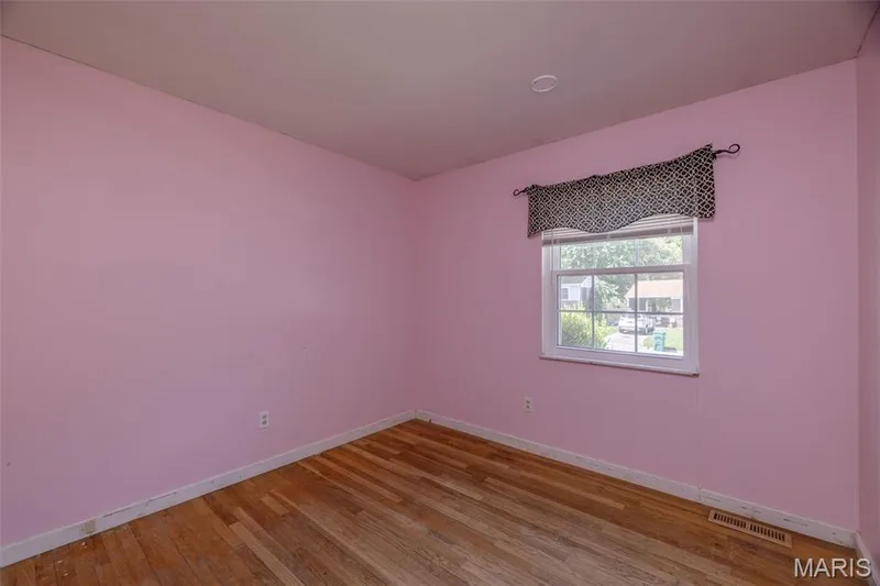 2117 Bolton Street, St Charles, MO 63301 — listing photo 15 of 19
