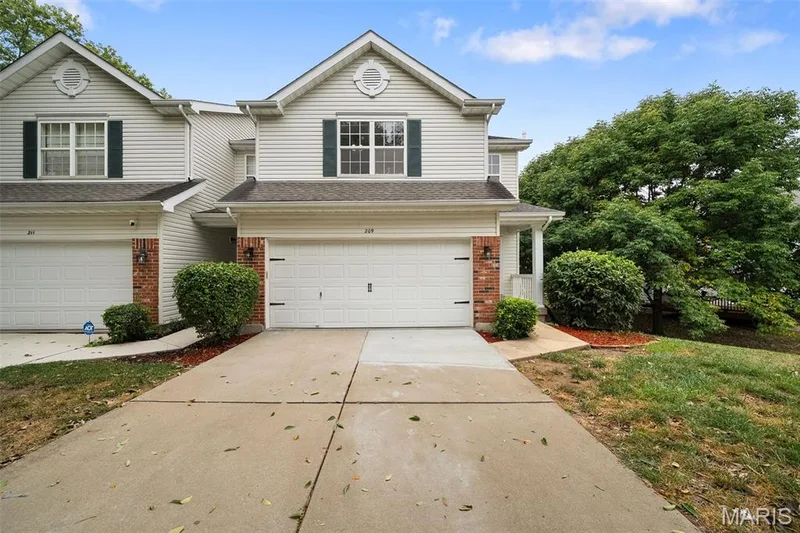209 Waterside Crossing Court, St Peters, MO — listing photo 1