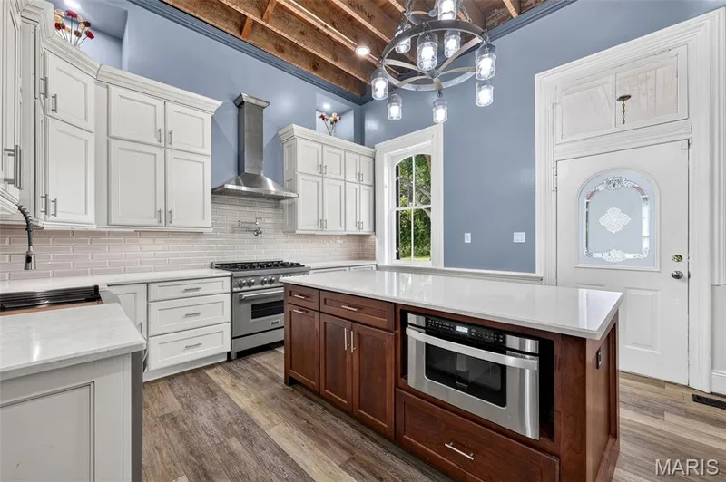 5589 Walnut Street, Augusta, MO 63332 — listing photo 3 of 55