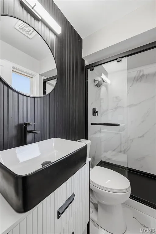 Primary full bath — 2916 Thrush Drive, St Charles, MO 63301