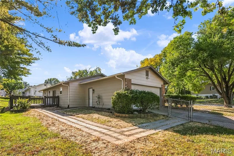 2916 Thrush Drive, St Charles, MO 63301 — listing photo 34 of 37