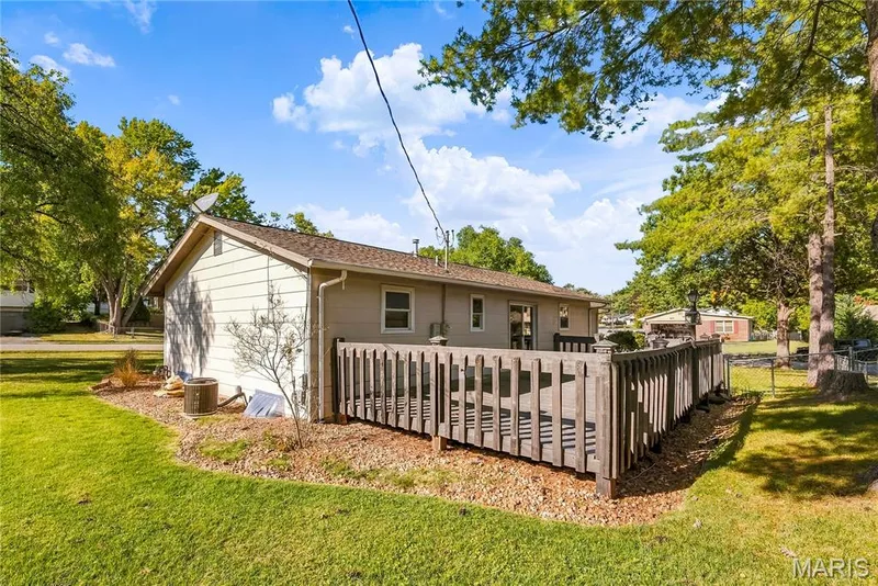 2916 Thrush Drive, St Charles, MO 63301 — listing photo 35 of 37