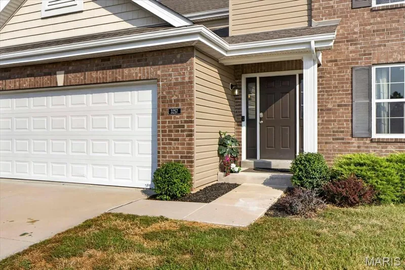 3257 Bentwater Place, St Charles, MO 63301 — listing photo 3 of 55