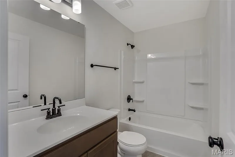 524 Evening Primrose Drive, Wentzville, MO 63385 — listing photo 4 of 20