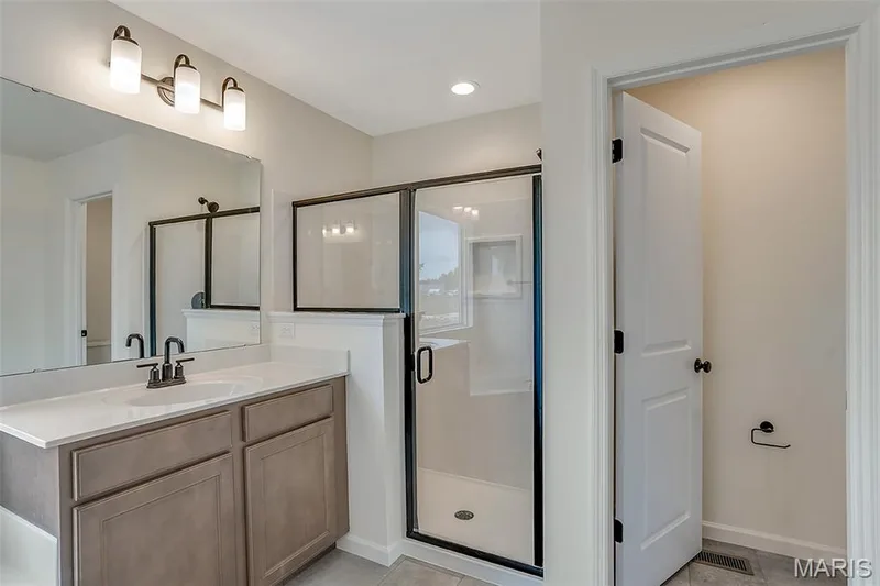 524 Evening Primrose Drive, Wentzville, MO 63385 — listing photo 8 of 20