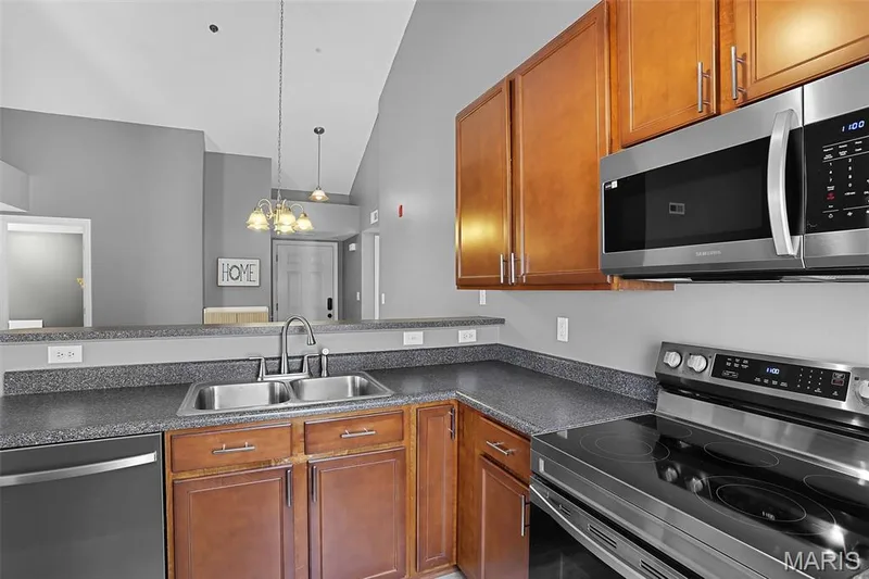 14303 Spring Creek Lane, O'Fallon, MO 63368 — listing photo 13 of 27