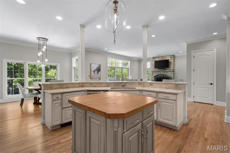 1815 Wills Trace Ridge, Wildwood, MO 63005 — listing photo 13 of 44