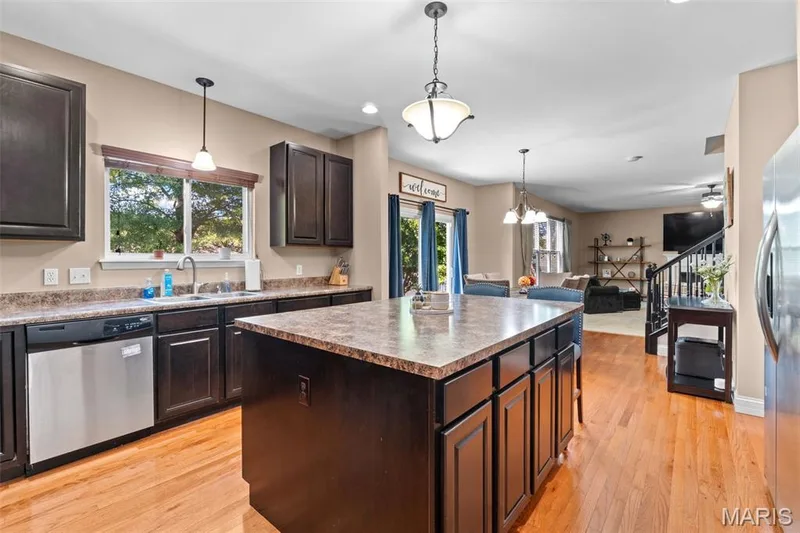 35 W Hampton Ridge Court, Wentzville, MO 63385 — listing photo 12 of 35