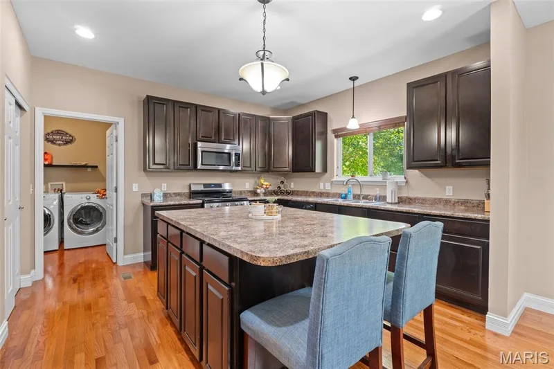 35 W Hampton Ridge Court, Wentzville, MO 63385 — listing photo 13 of 35