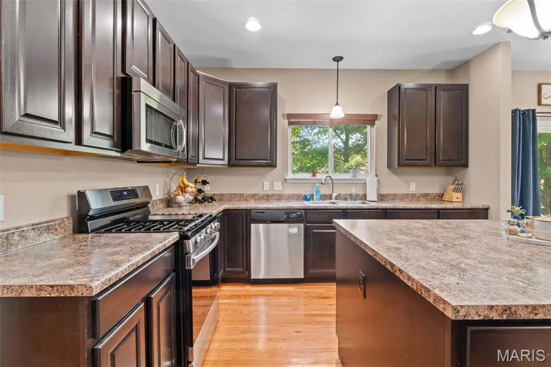 35 W Hampton Ridge Court, Wentzville, MO 63385 — listing photo 14 of 35