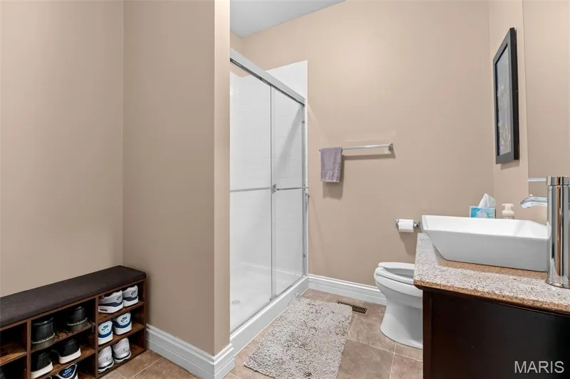 Owners main level full bath. — 35 W Hampton Ridge Court, Wentzville, MO 63385