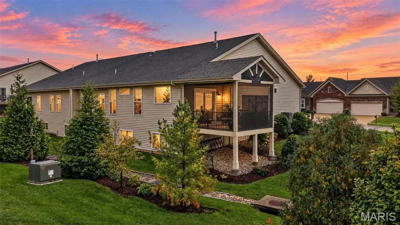 111 Cabot Court, Wentzville, MO 63385 — listing photo 2 of 44
