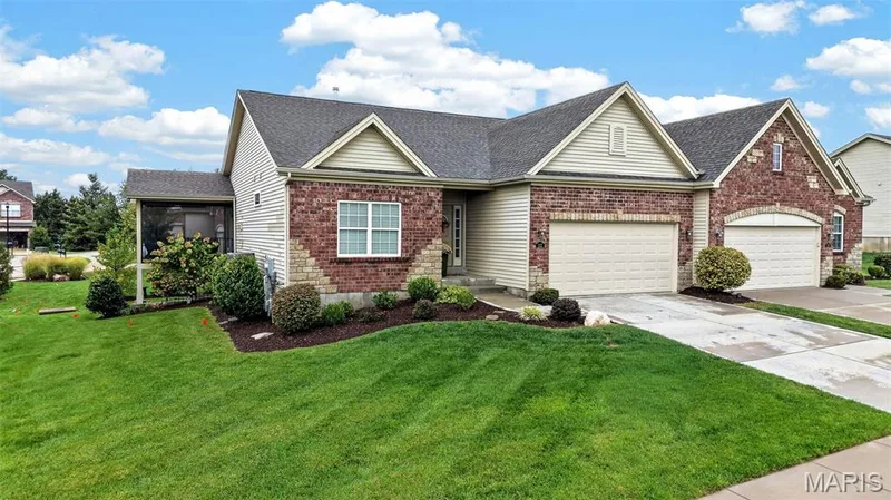 111 Cabot Court, Wentzville, MO 63385 — listing photo 4 of 44