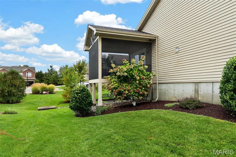 111 Cabot Court, Wentzville, MO 63385 — listing photo 7 of 44