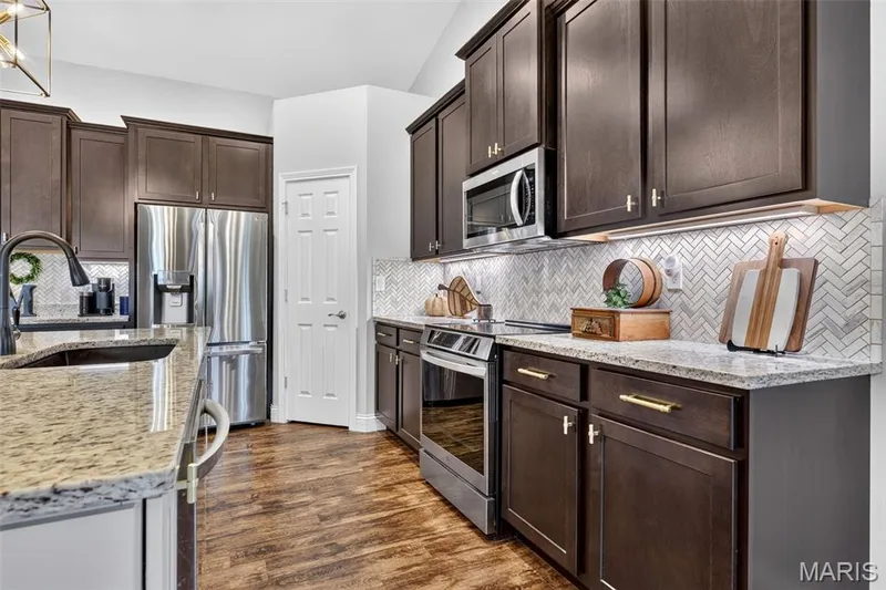 111 Cabot Court, Wentzville, MO 63385 — listing photo 13 of 44