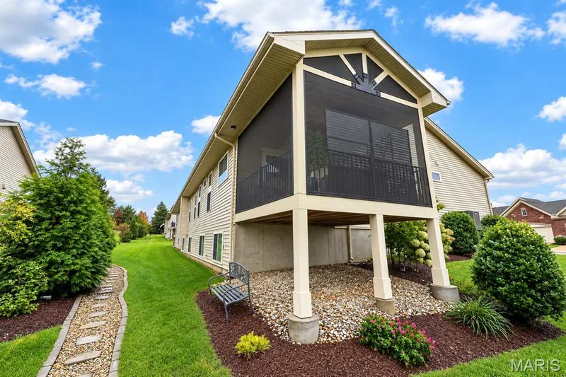 111 Cabot Court, Wentzville, MO 63385 — listing photo 8 of 44