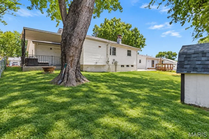 1417 Saint Gregory Lane, St Charles, MO 63304 — listing photo 25 of 26