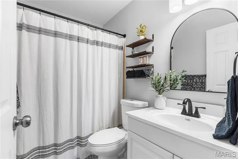 1417 Saint Gregory Lane, St Charles, MO 63304 — listing photo 14 of 26