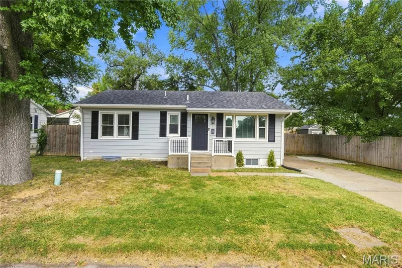 1620 Dale Avenue, St Charles, MO — listing photo 1