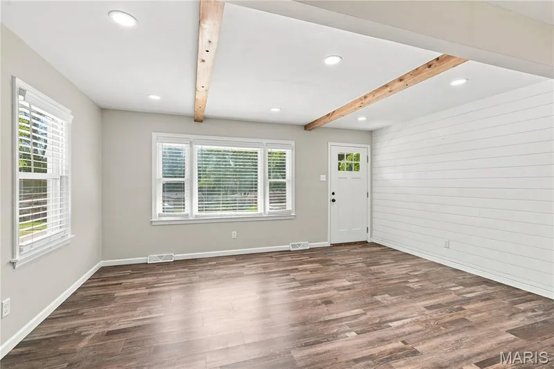 1620 Dale Avenue, St Charles, MO 63301 — listing photo 3 of 21
