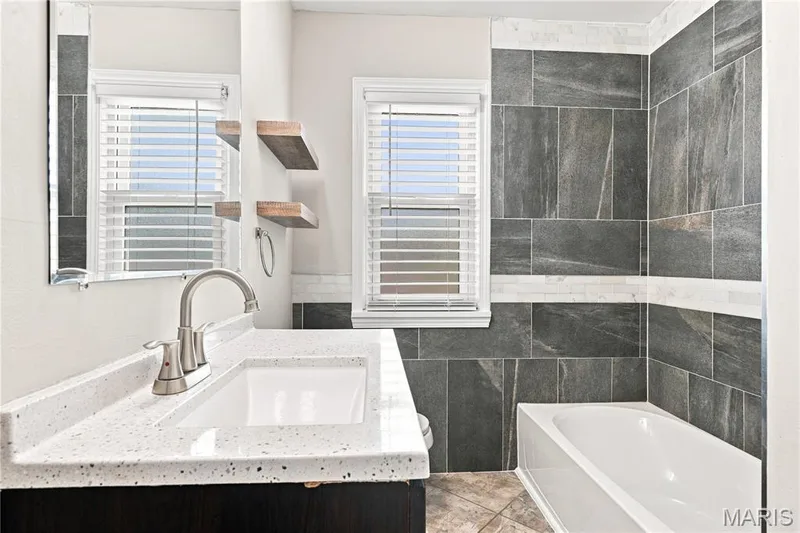Main floor bath — 1620 Dale Avenue, St Charles, MO 63301